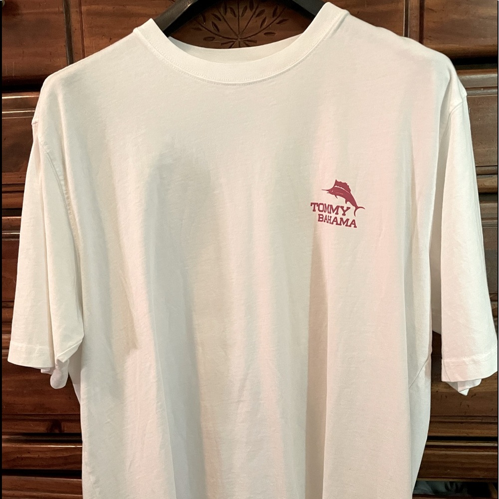 NWT Tommy Bahama T-Shirt
